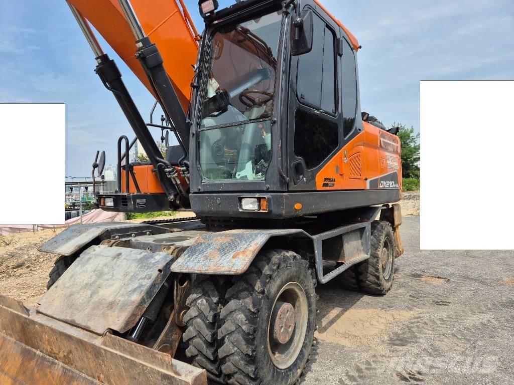 Doosan DX 210 W 旋轉式挖土機/掘鑿機/挖掘機