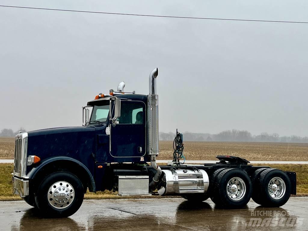 Peterbilt 367 曳引機組件