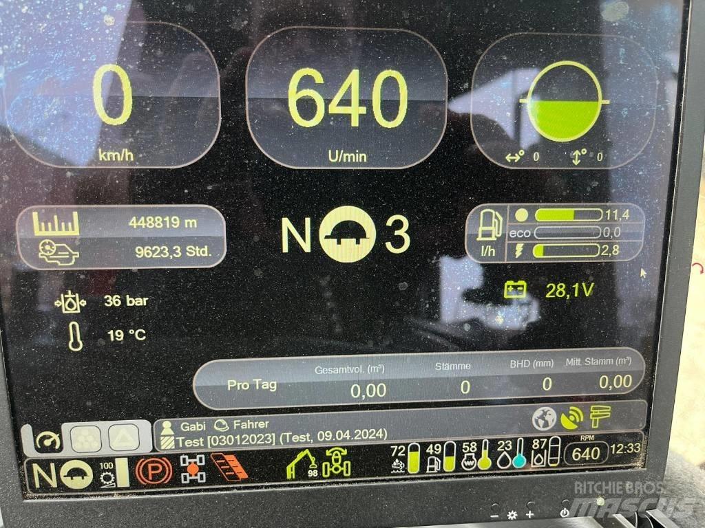 Komatsu 931 收穫機