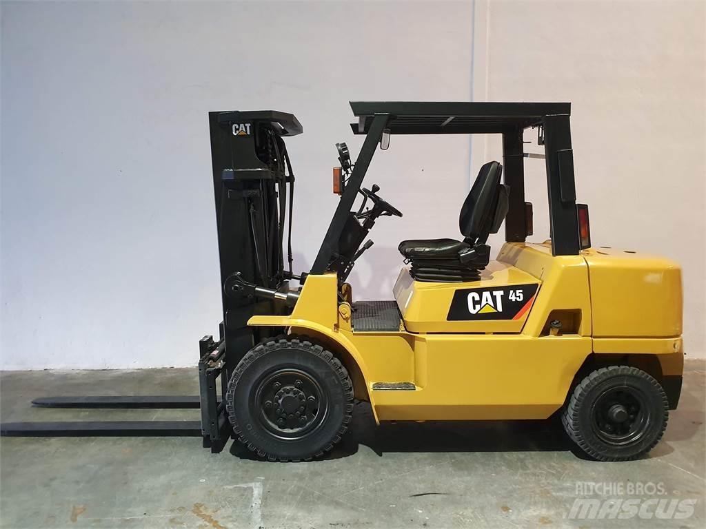 CAT DP45K2 MC 柴油卡車