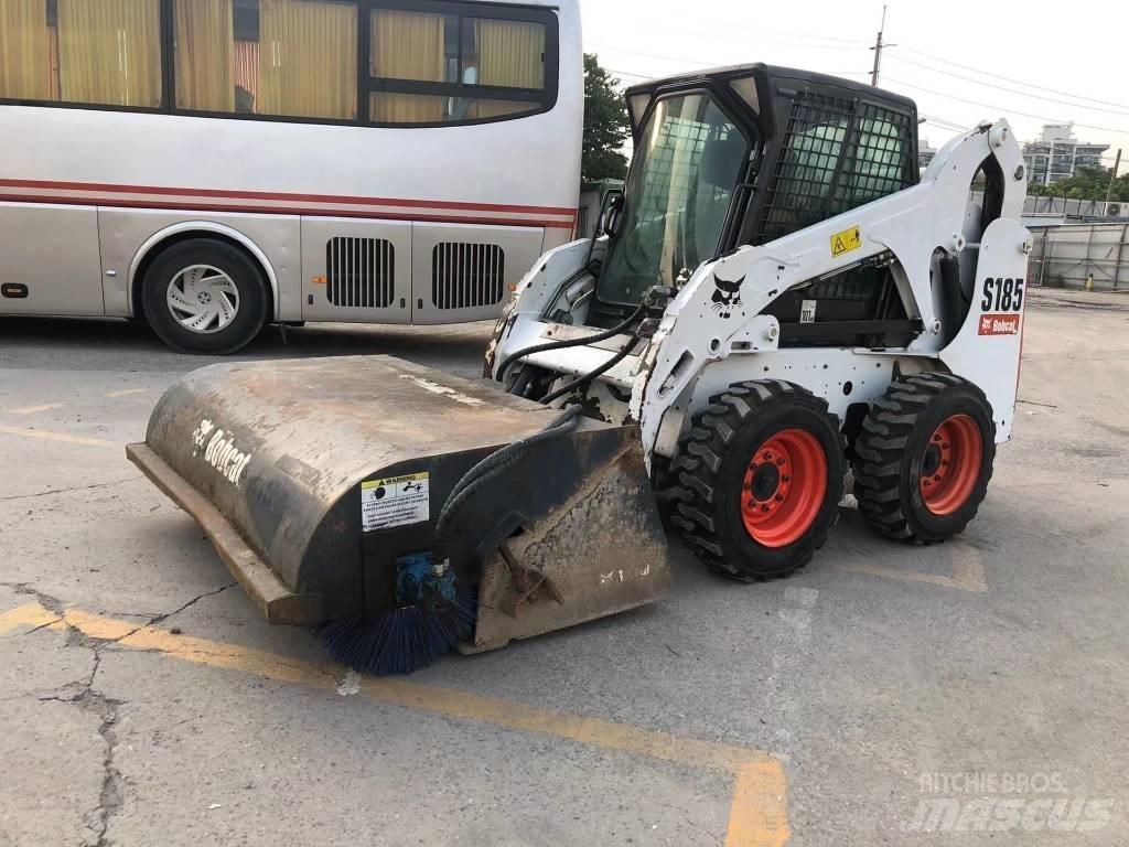 Bobcat S185 滑移轉向裝載機