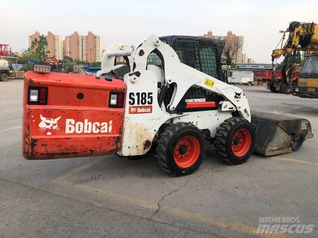 Bobcat S185 滑移轉向裝載機