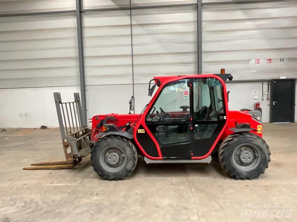 Merlo P 25.6 伸縮臂操作車