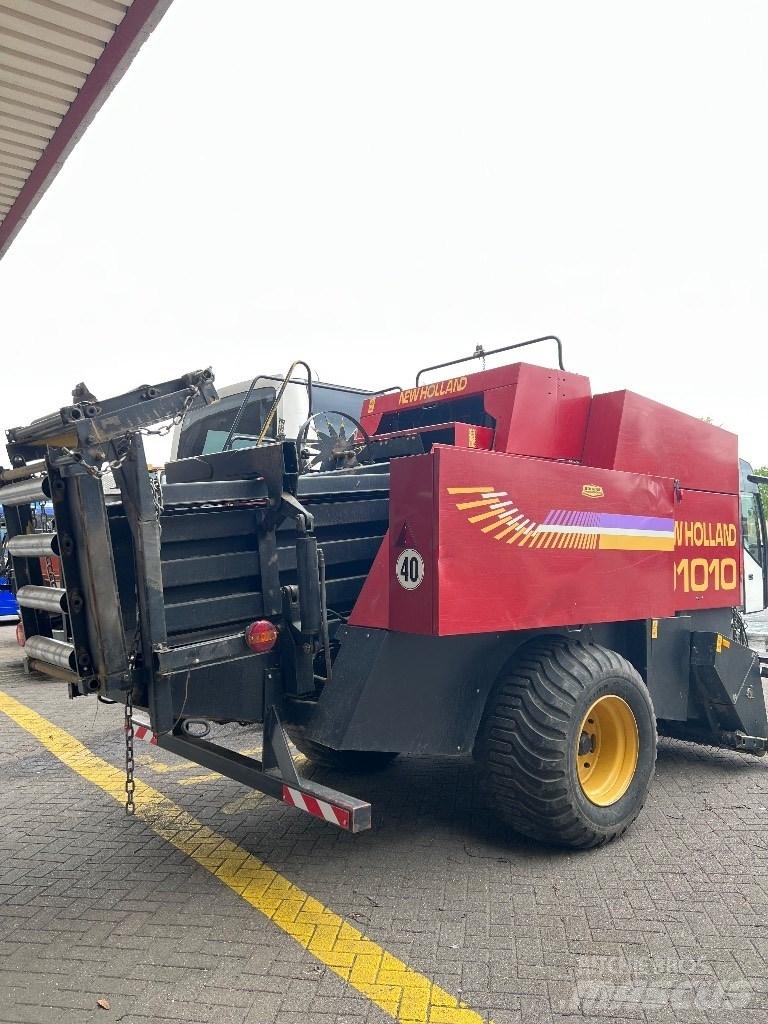 New Holland D 1010 方形打捆機