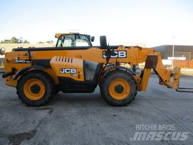 JCB 540-180 伸縮臂操作車