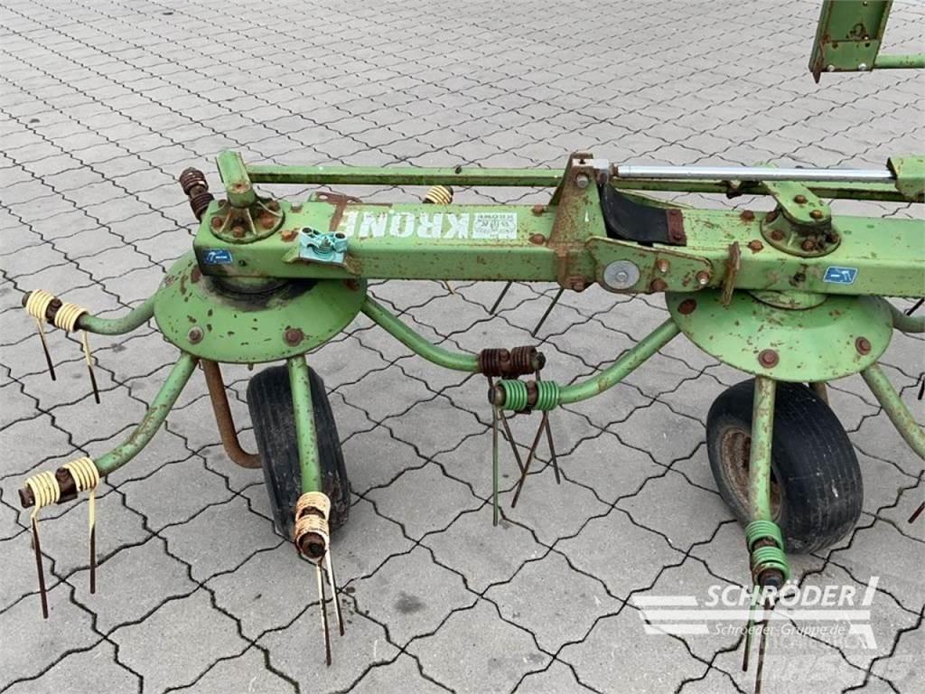 Krone KW 6.70/6 耙與翻草機