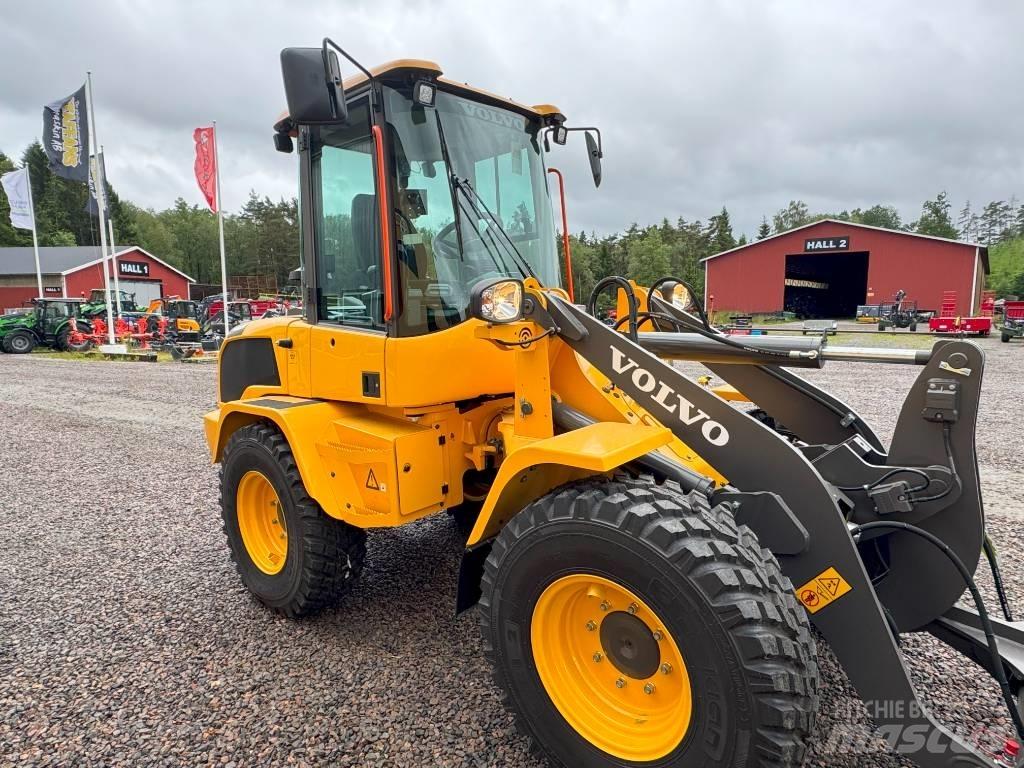 Volvo L 30 HS 輪胎式裝載機