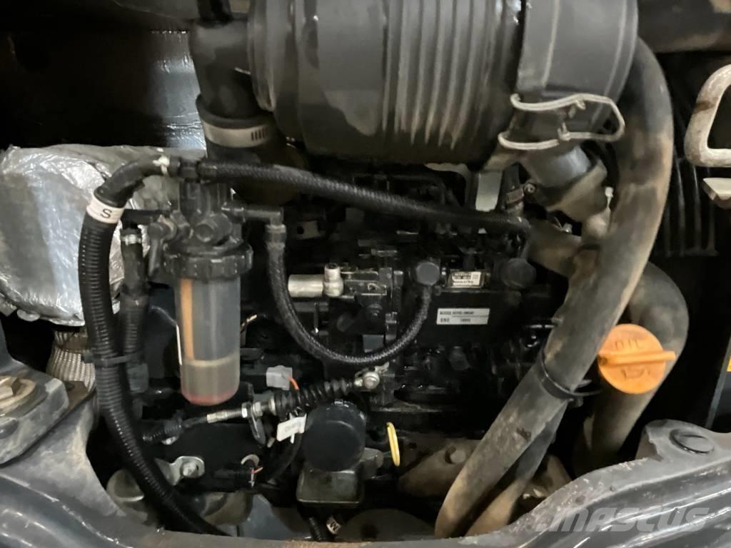 Komatsu PC 26 MR-3 小型挖土機/掘鑿機<7t(小型挖掘機)