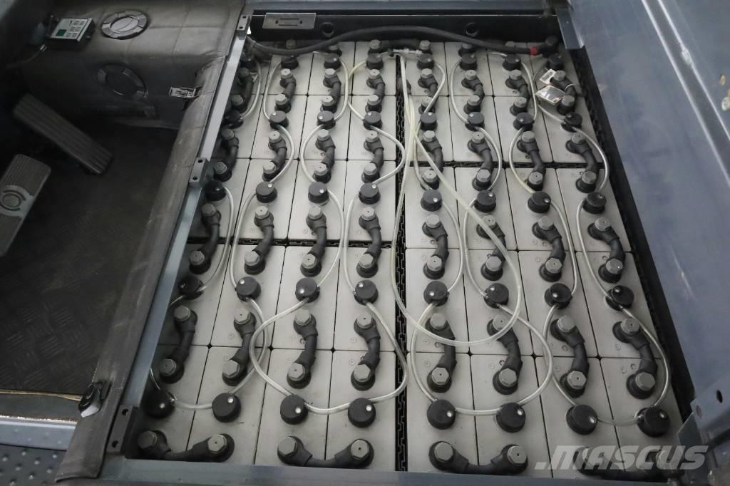 Toyota 8 FBMT 35 電動堆高機