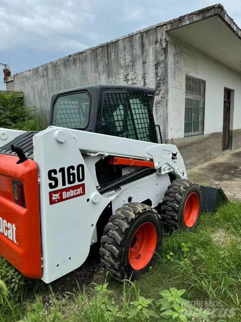 Bobcat S160 滑移轉向裝載機