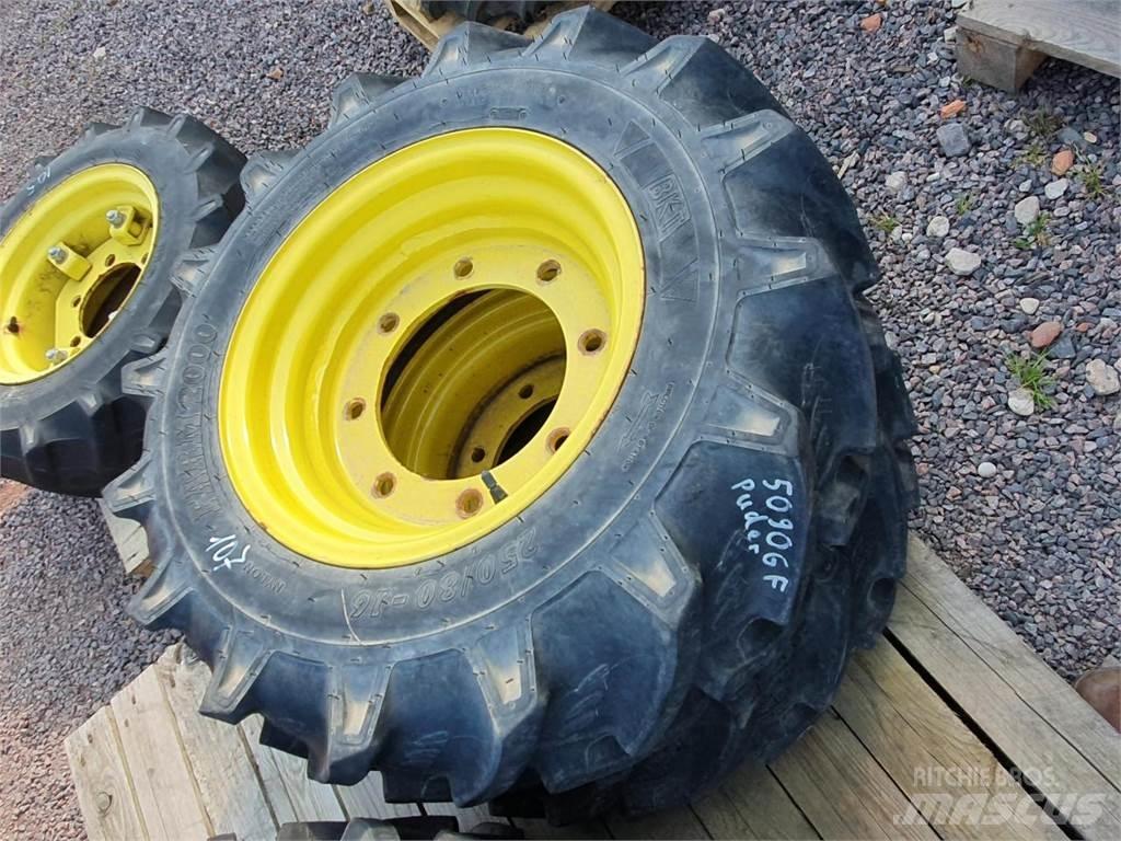 BKT 250/80-16 x2 輪胎、車輪和輪圈