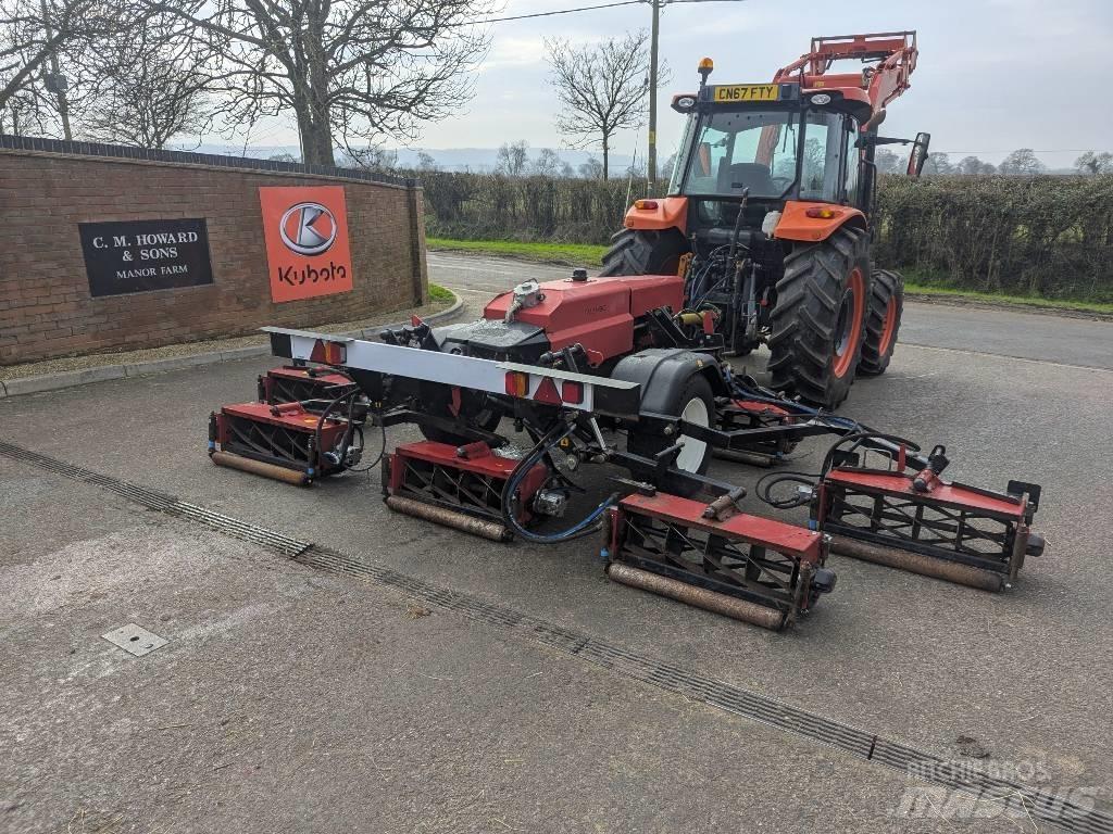 Toro TM7490 裝載與牽引式割草機