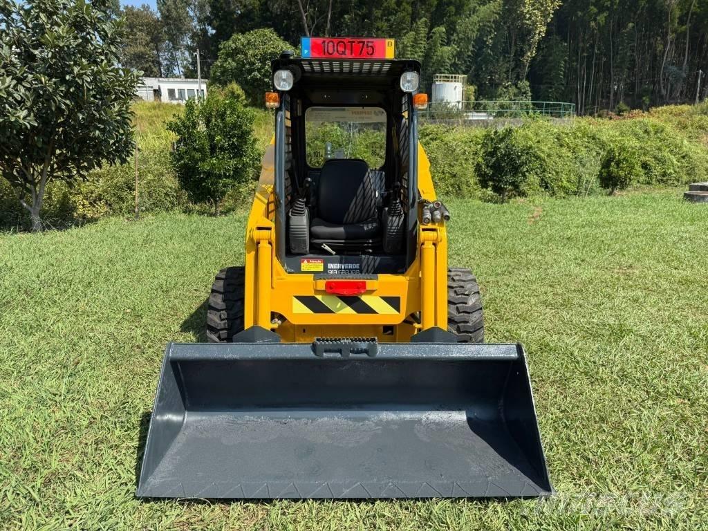 Komatsu SK 820 滑移轉向裝載機