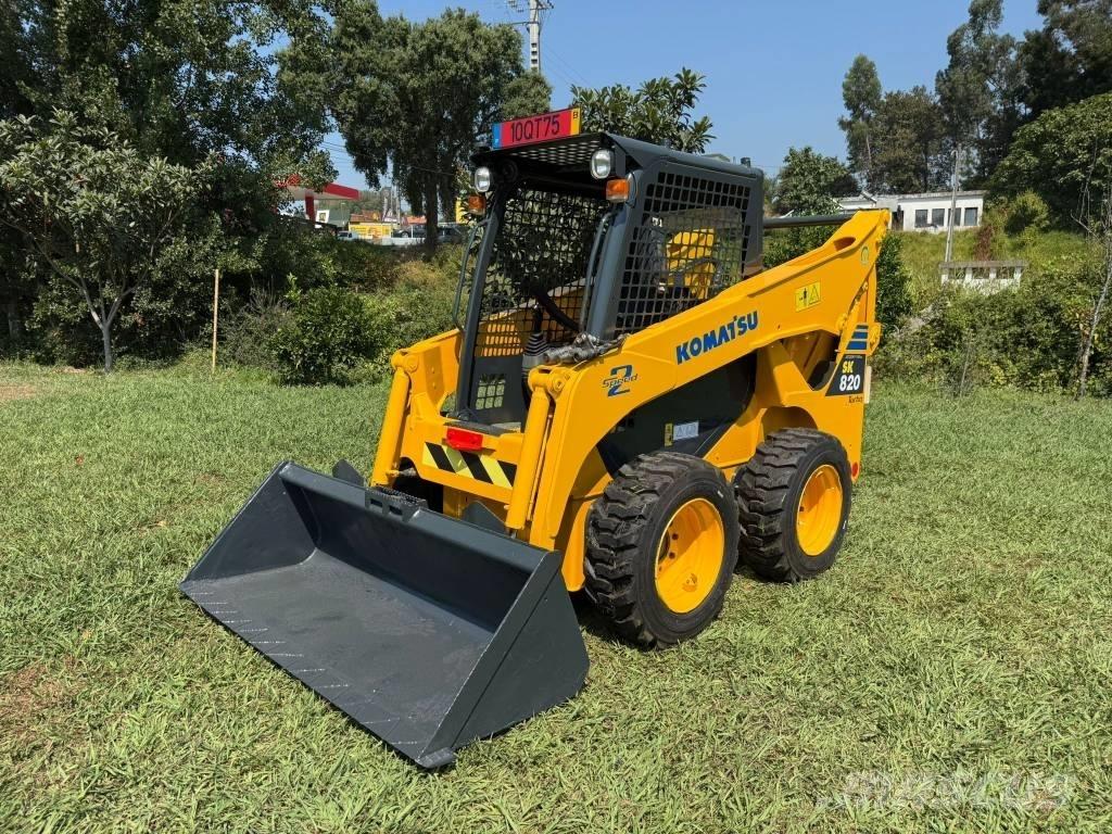 Komatsu SK 820 滑移轉向裝載機