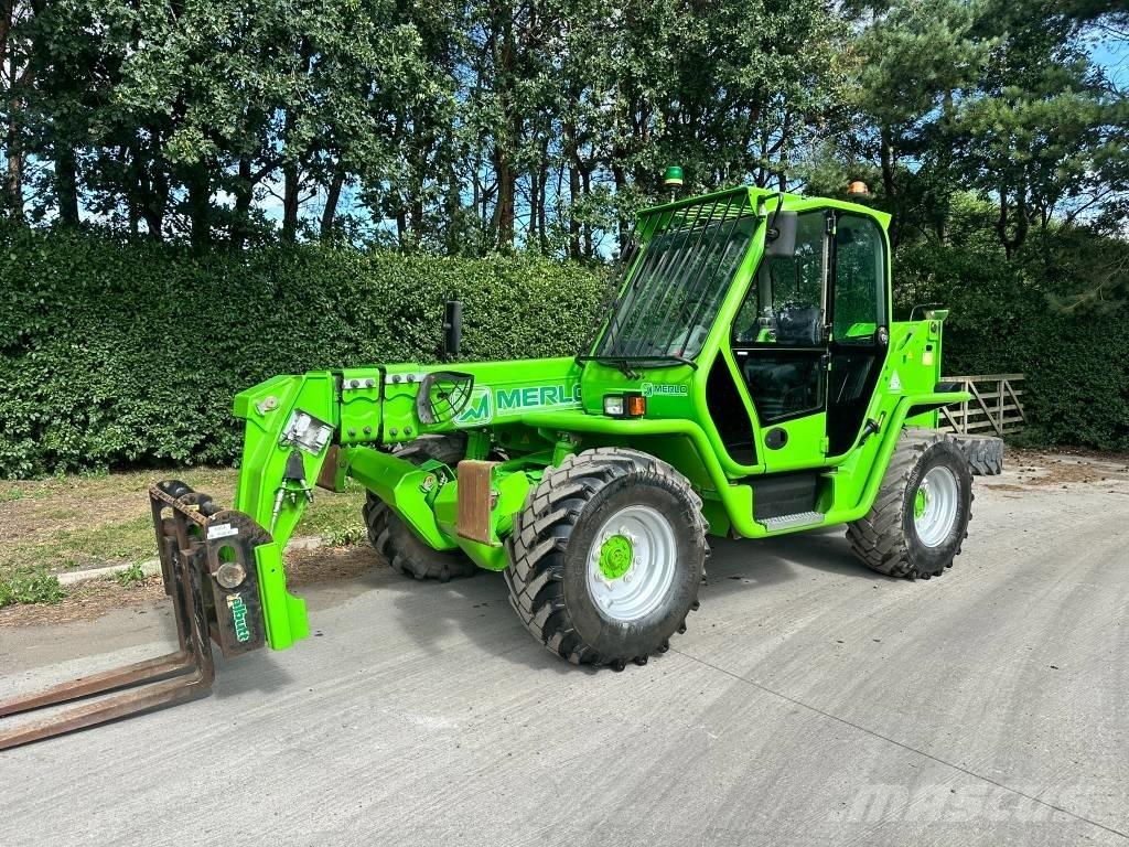 Merlo P38.14 伸縮臂操作車