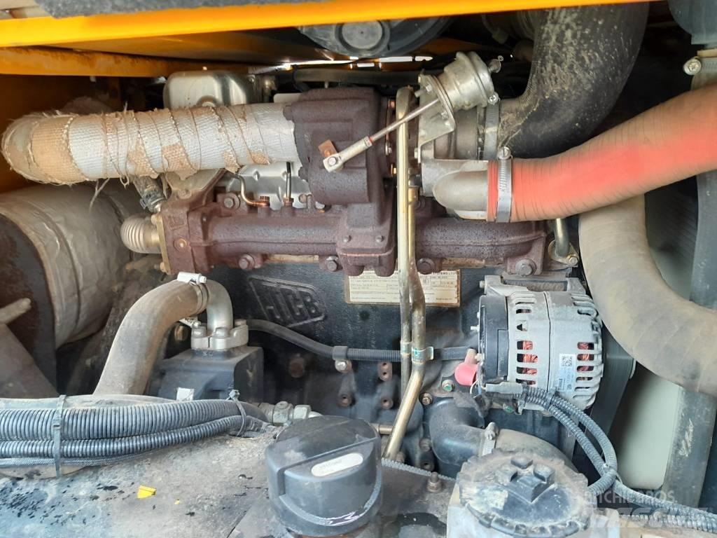 JCB 6 TST 側卸礦車