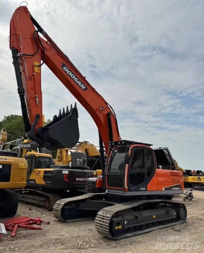 Doosan DX 225 履帶式 挖土機/掘鑿機/挖掘機