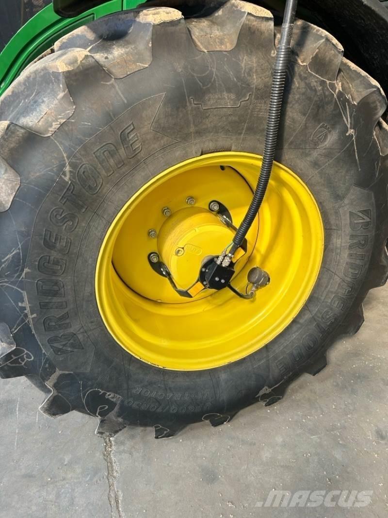 John Deere 6250R 曳引機