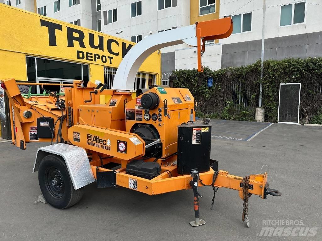 Altec CFD 1217 碎木拖車