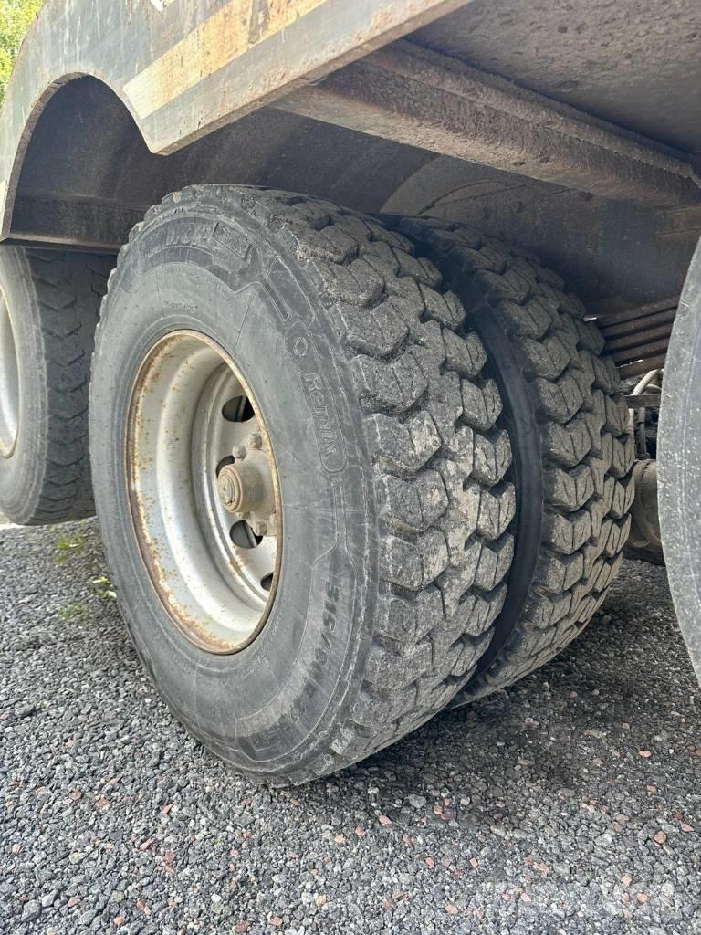 Sisu E11 林業運輸車