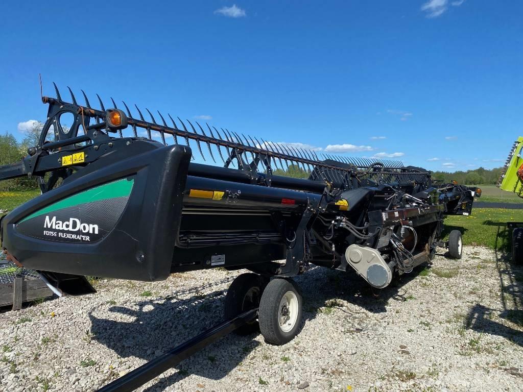 MacDon FD 75 聯合收割機頭