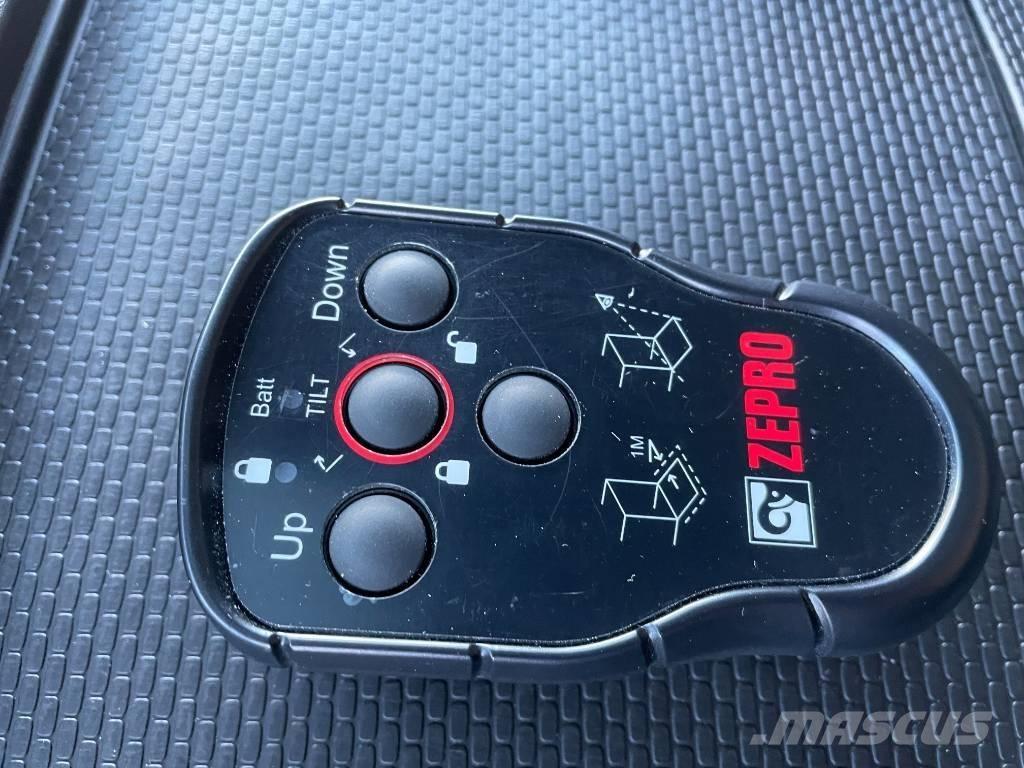 Volvo FM 330 貨箱式卡車