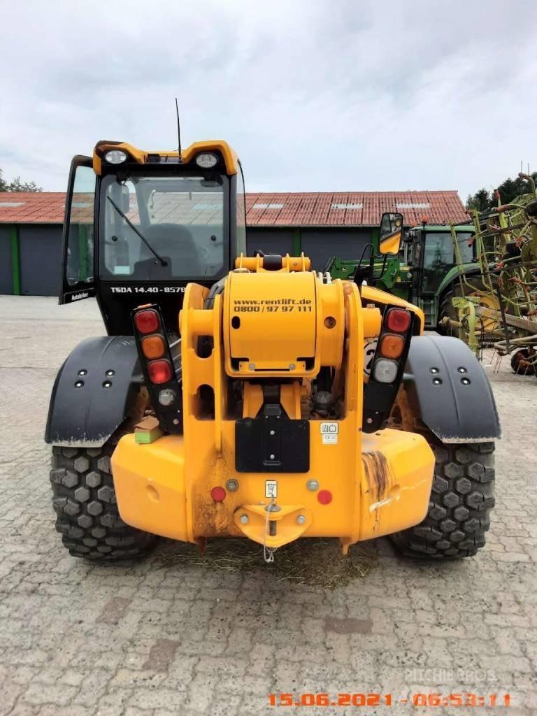JCB 540-140 伸縮臂操作車