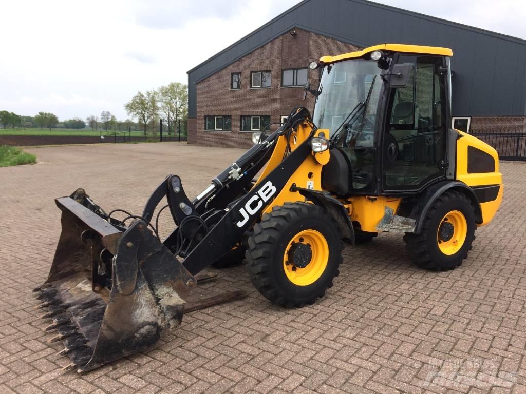 JCB 406 輪胎式裝載機