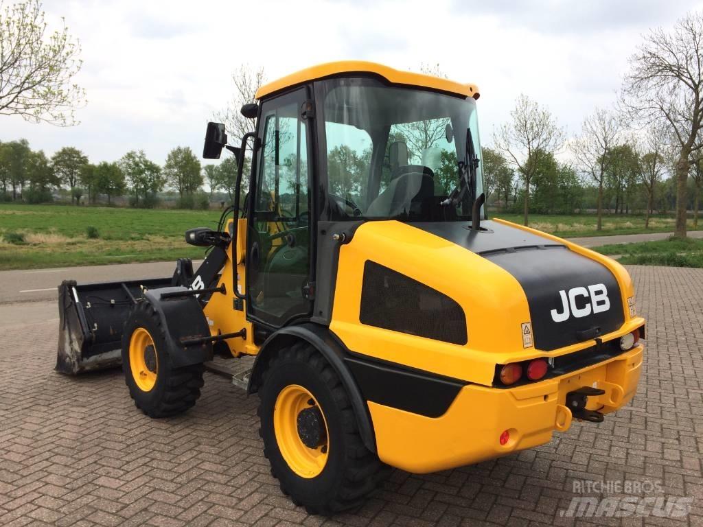 JCB 406 輪胎式裝載機