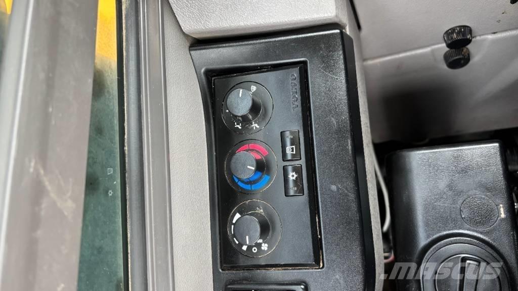 Volvo ECR 58 D 小型挖土機/掘鑿機<7t(小型挖掘機)