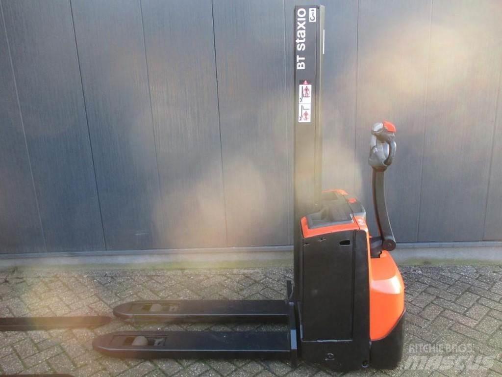 BT SWE 080L 行走控制式堆積機