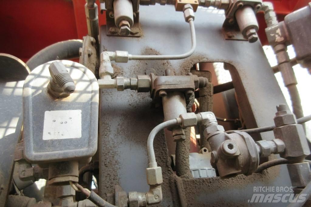 Sandvik DI 600 鑽孔機