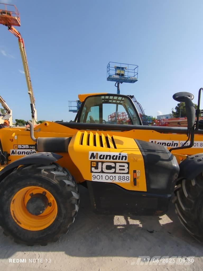 JCB 535 V 140 伸縮臂操作車
