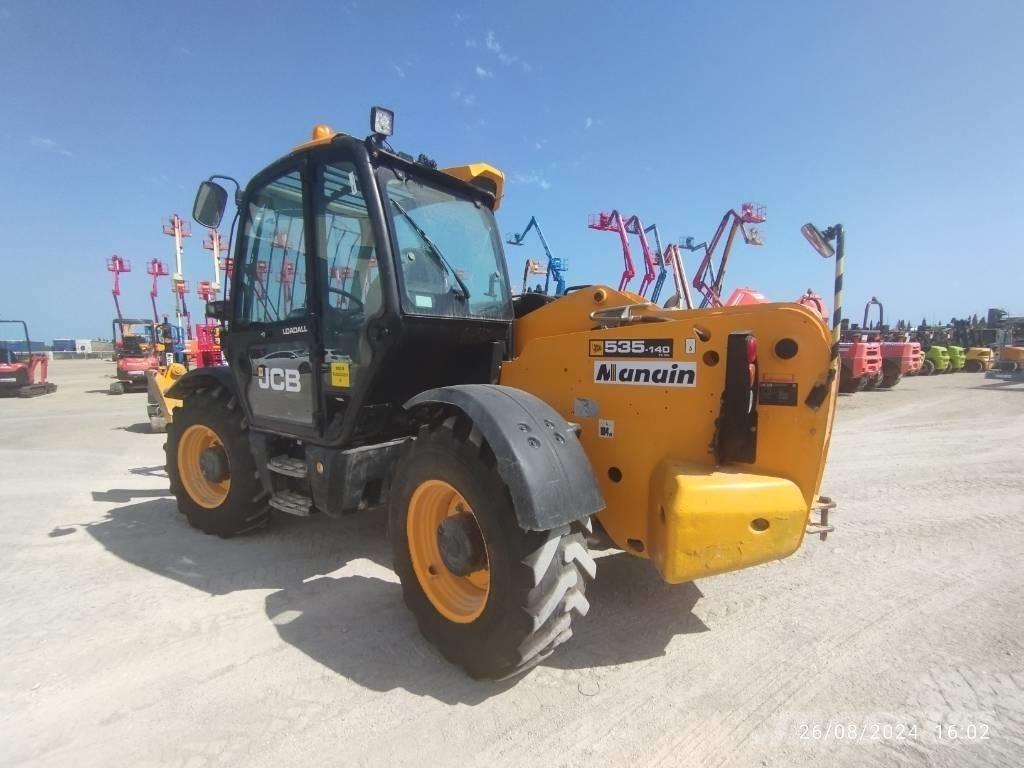 JCB 535 V 140 伸縮臂操作車