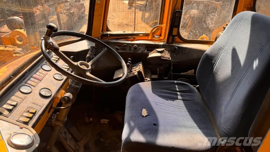 Volvo L 120 輪胎式裝載機