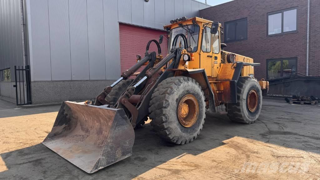 Volvo L 120 輪胎式裝載機