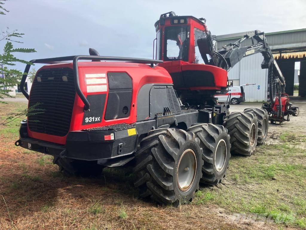 Komatsu 931 XC 收穫機