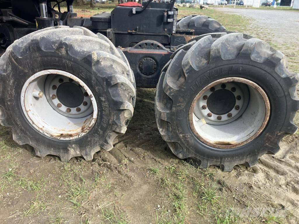 Komatsu 931 XC 收穫機