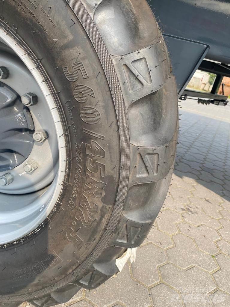 Oehler ZDK 180 P 草捆拖車
