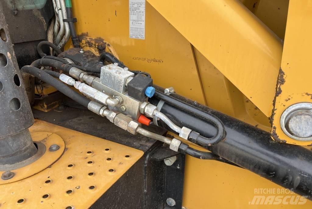 CAT 432 F2 反鏟裝載機