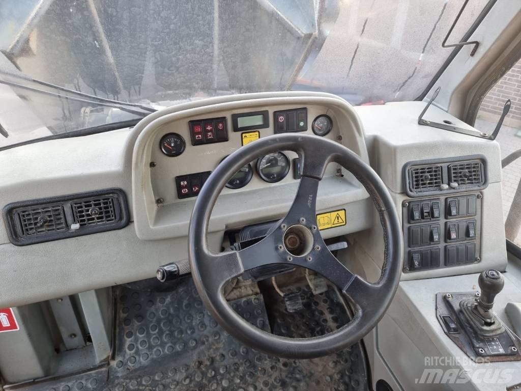 Moxy MT 31 鉸接式起吊車