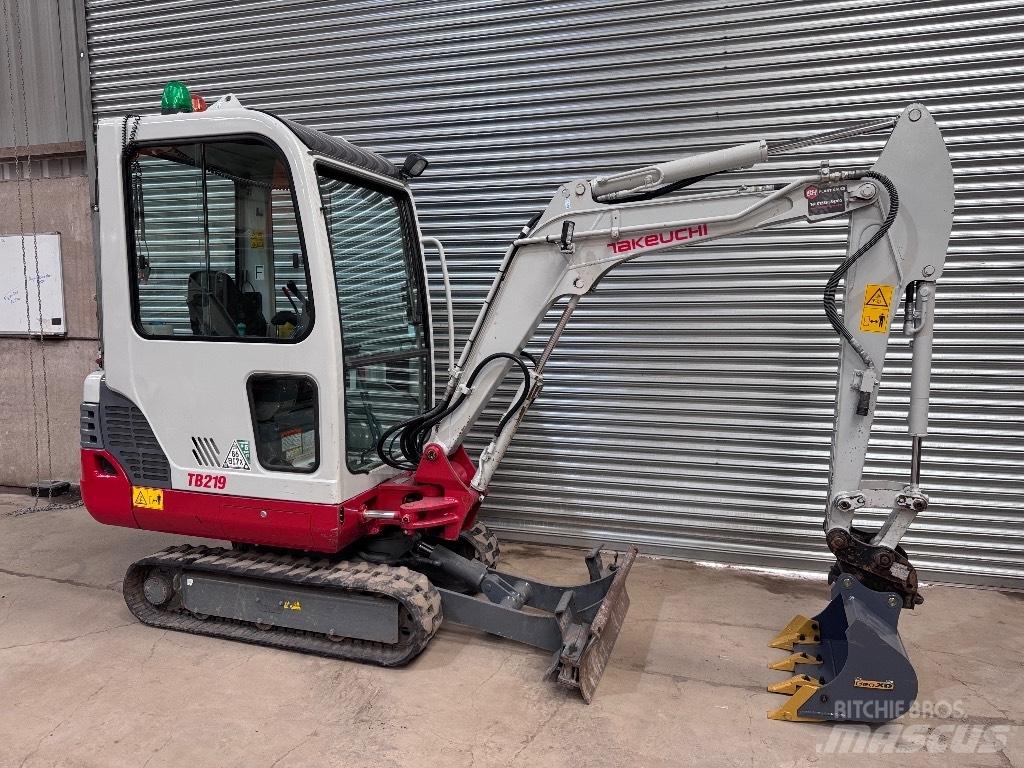 Takeuchi TB 219 小型挖土機/掘鑿機<7t(小型挖掘機)