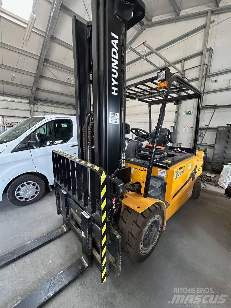 Hyundai Genuine 電動堆高機