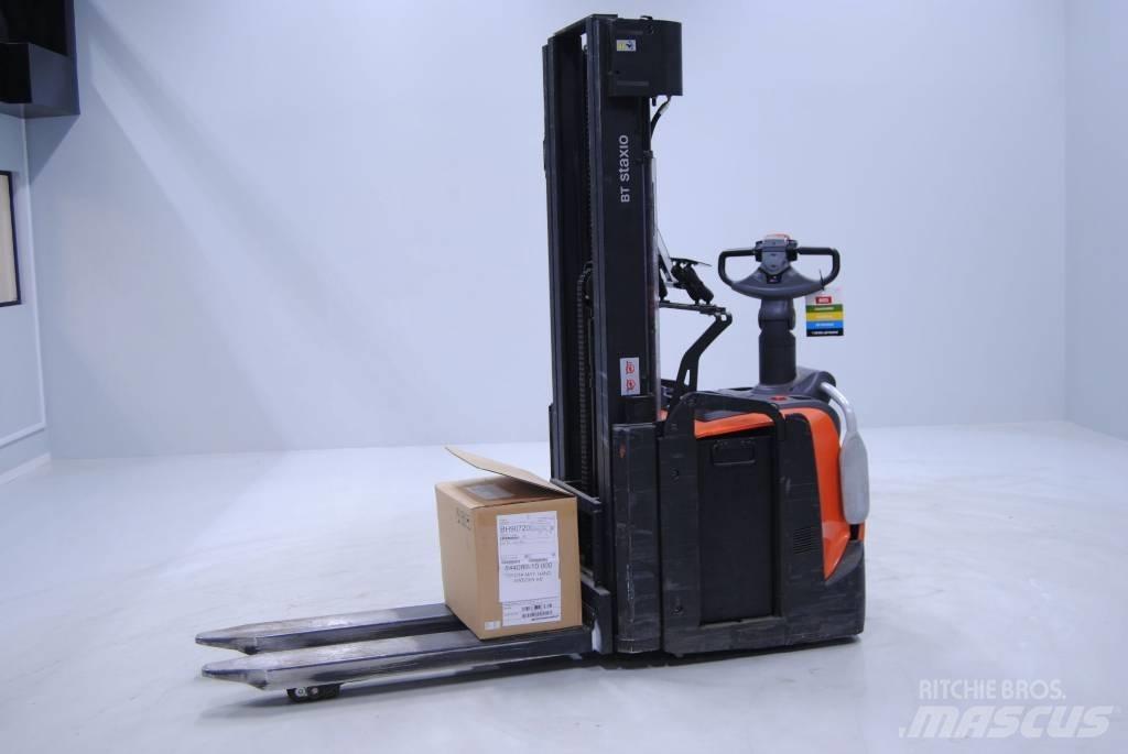 Toyota SPE160L 行走控制式堆積機