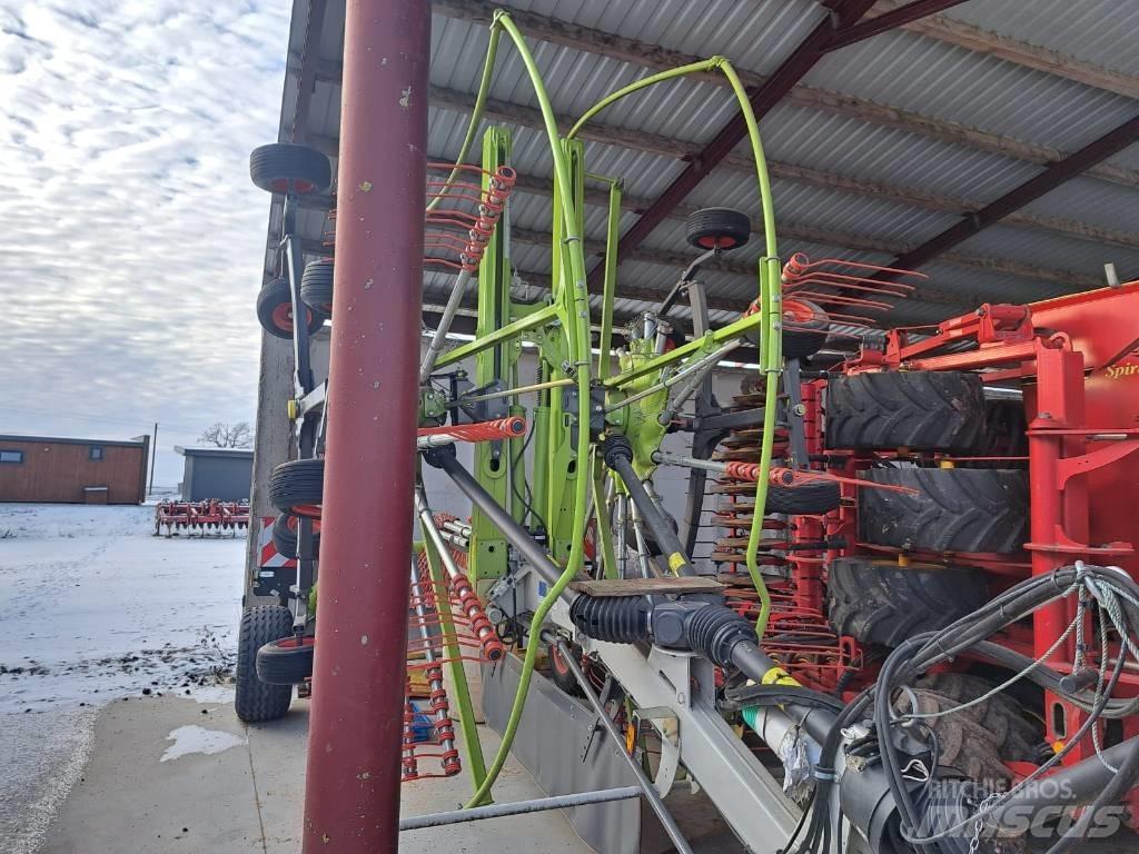 CLAAS Liner 2900 耙與翻草機