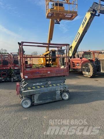 SkyJack SJIII3219 剪式升降機