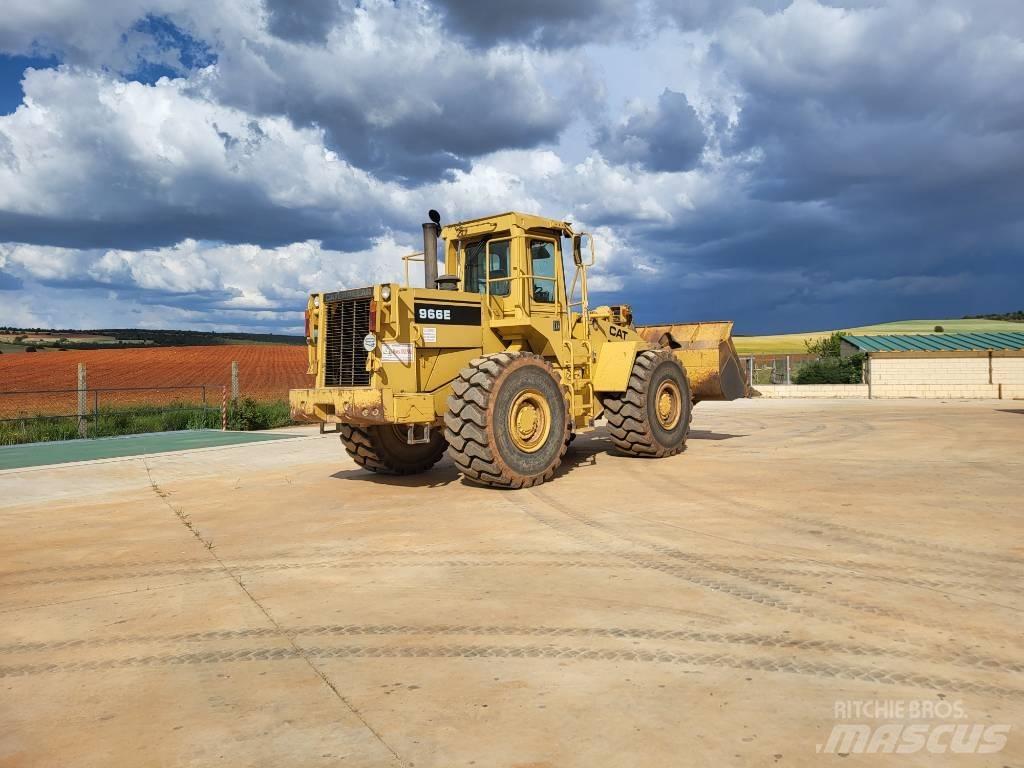 CAT 966E 輪胎式裝載機