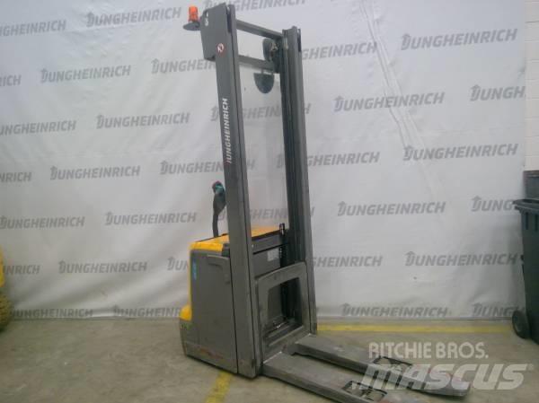 Jungheinrich EJC 220 行走控制式堆積機