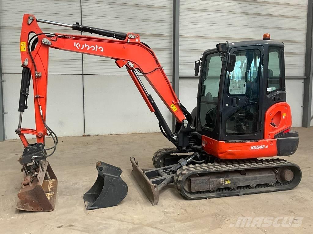 Kubota KX 042-4 小型挖土機/掘鑿機<7t(小型挖掘機)