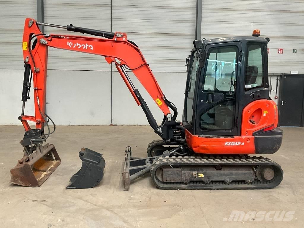 Kubota KX 042-4 小型挖土機/掘鑿機<7t(小型挖掘機)